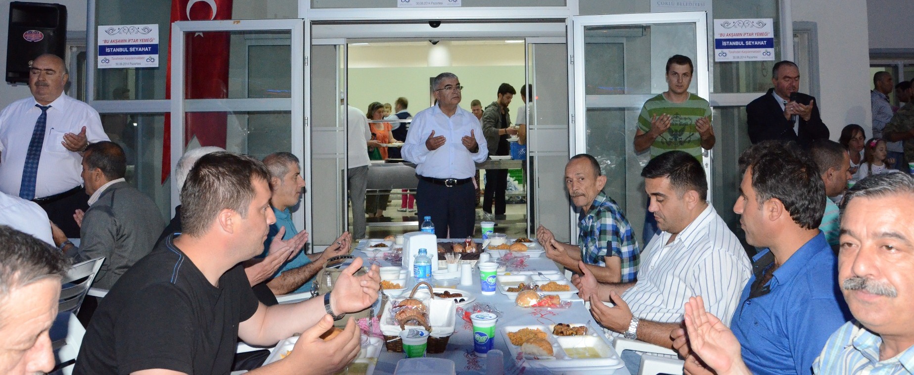 A�evi�nde �ftar Programlar� Devam Ediyor