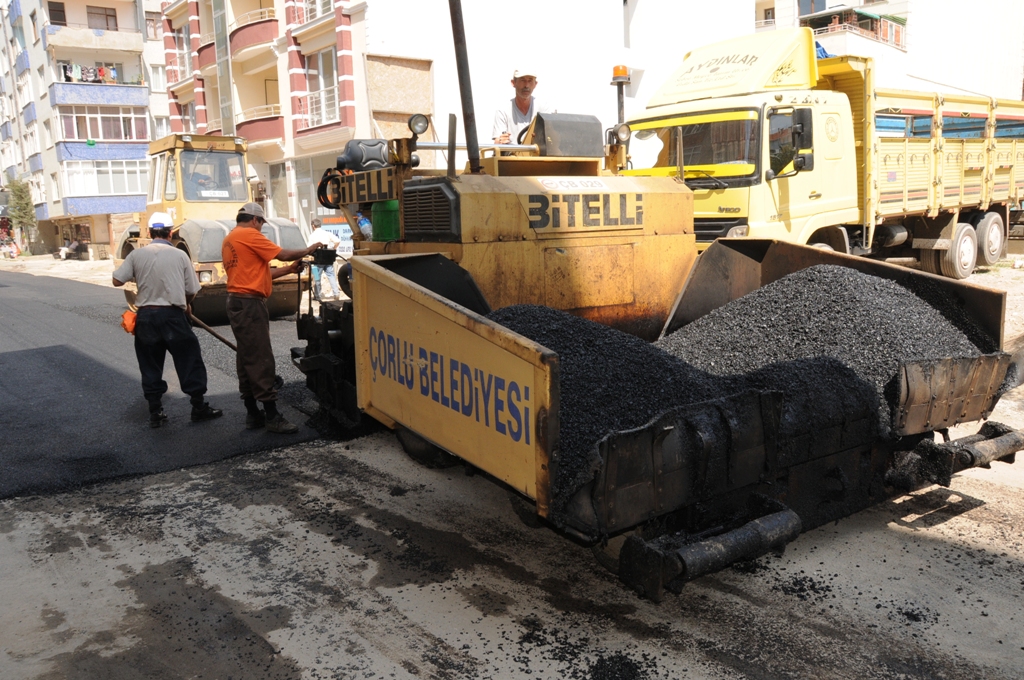 Asfalt ve Yol Onarm almalar Devam Ediyor