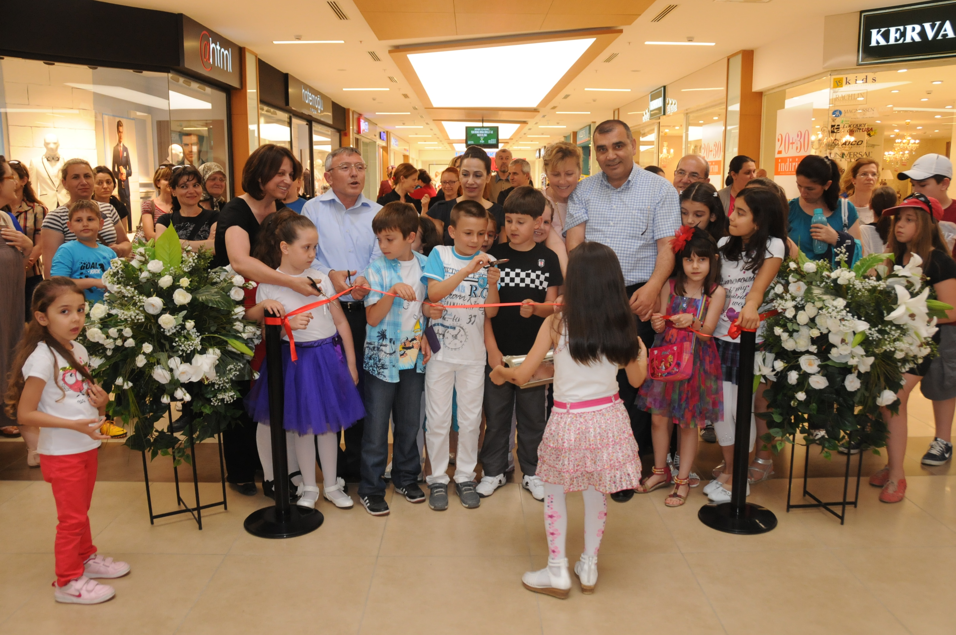 Resim Kursiyerleri in Sergi Dzenlendi