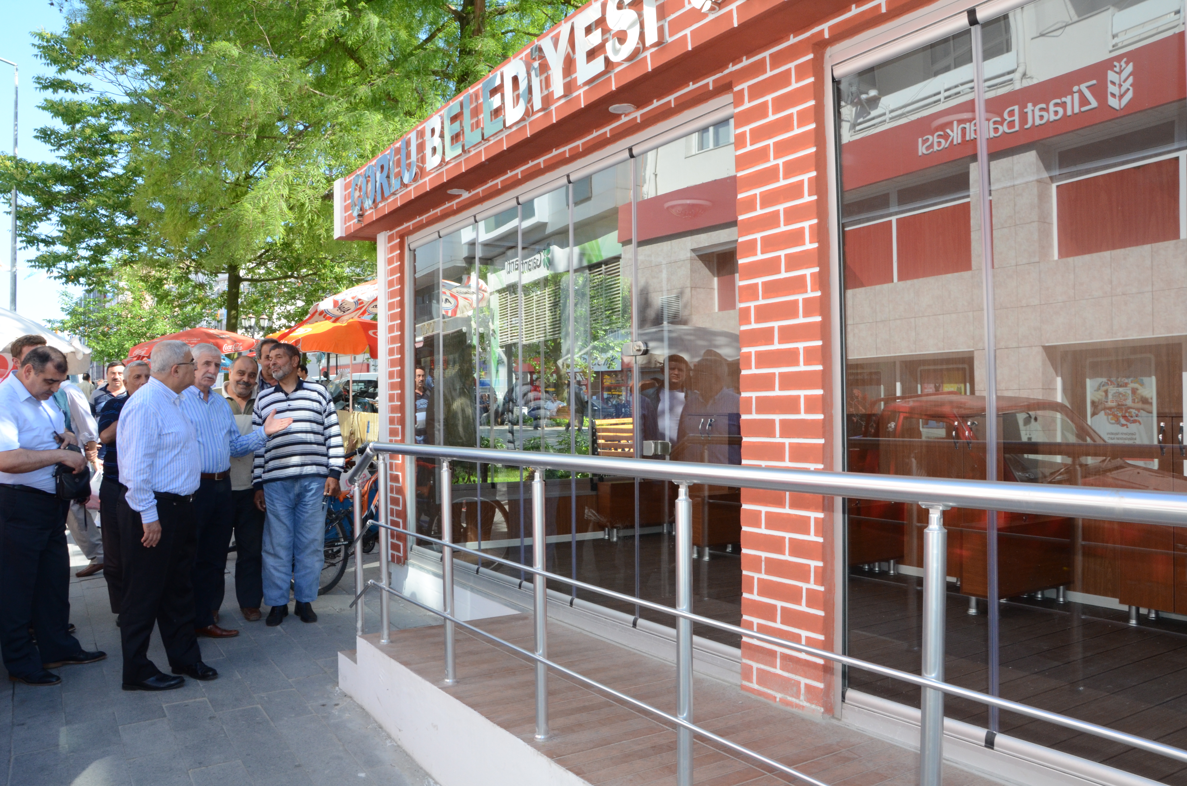 Modern Grnml Lostra Salonlar Hizmete Giriyor