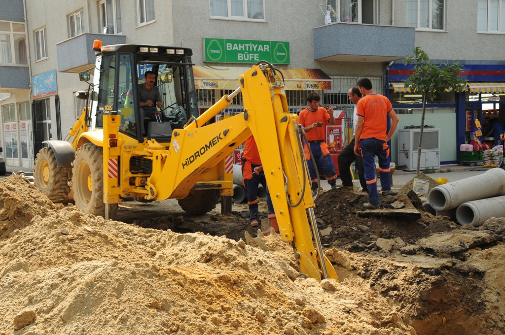 Yeni Kanalizasyon Hatt Evlere Balanyor