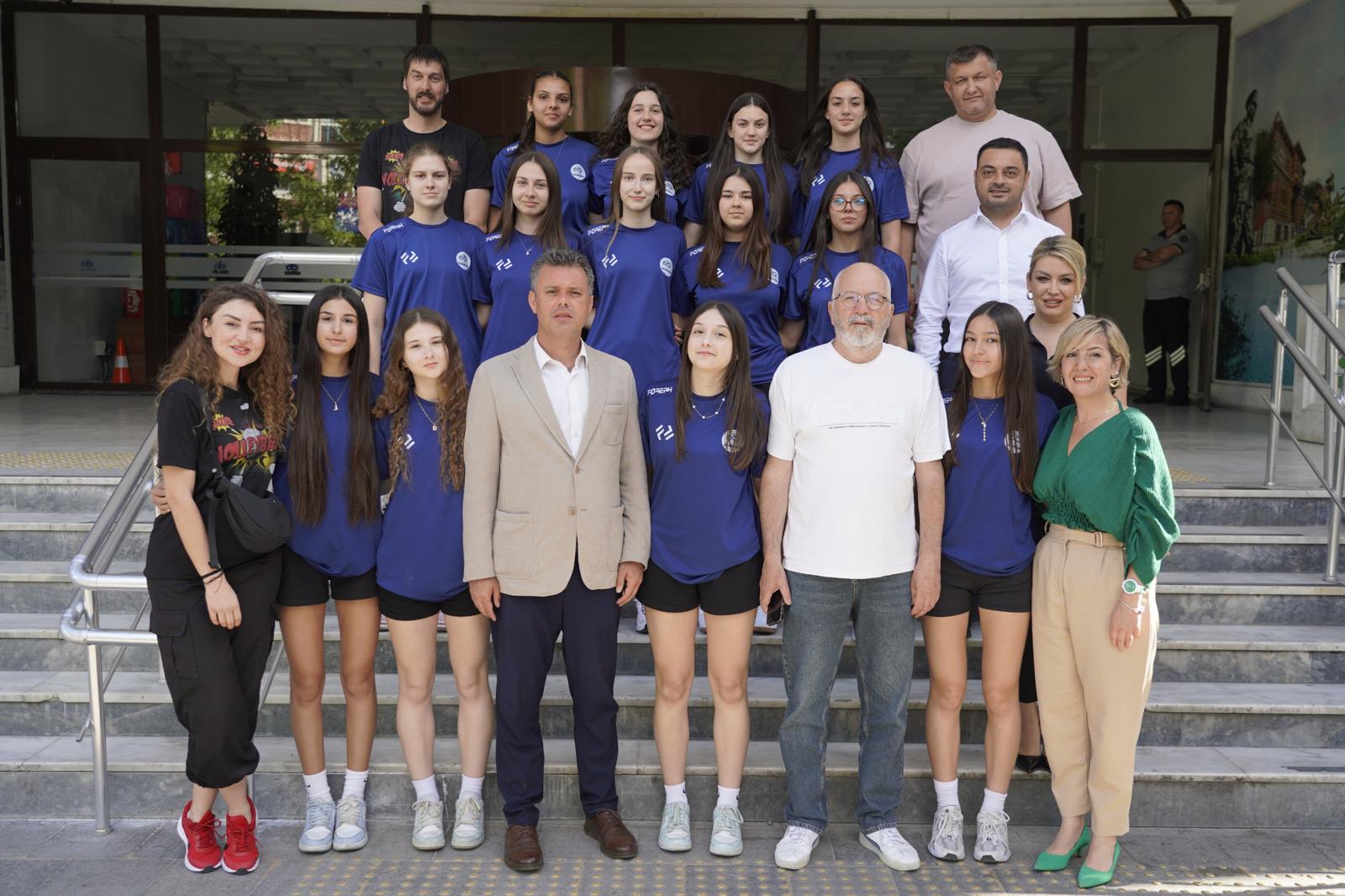Ba�kan Sar�kurt, Sporculara Ba�ar�lar Diledi