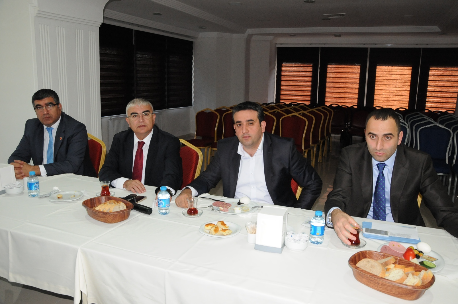 Baysan Meclis yeleriyle Kahvaltda Bulutu