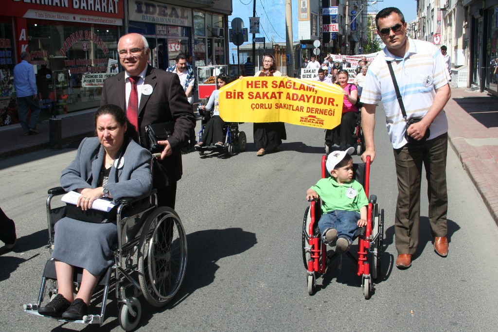 Engelliler Haftas�n� Kutlad�k