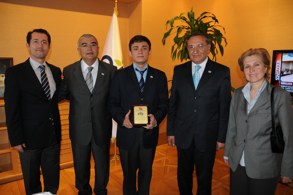 YGS T�rkiye 16��nc�s�ndan Ba�kan Baysan�a Ziyaret