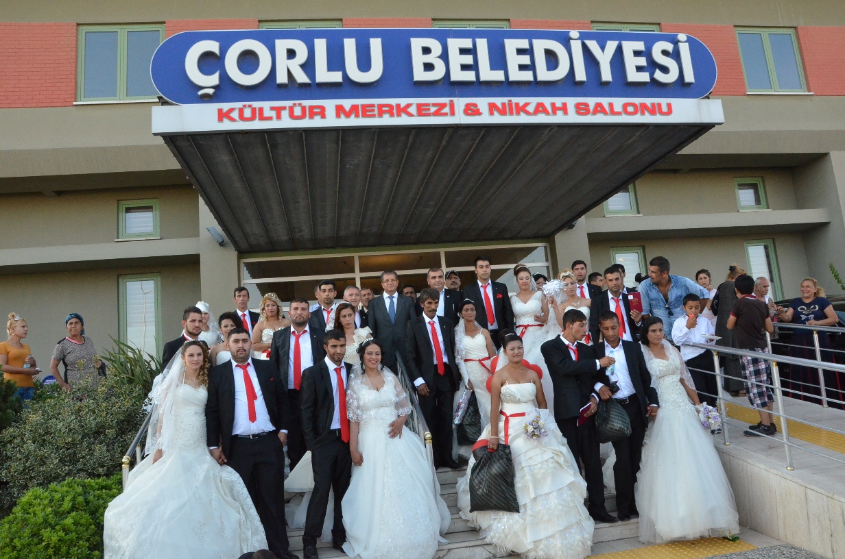 Toplu Nikah T�reninde 22 �ift D�nya Evine Girdi