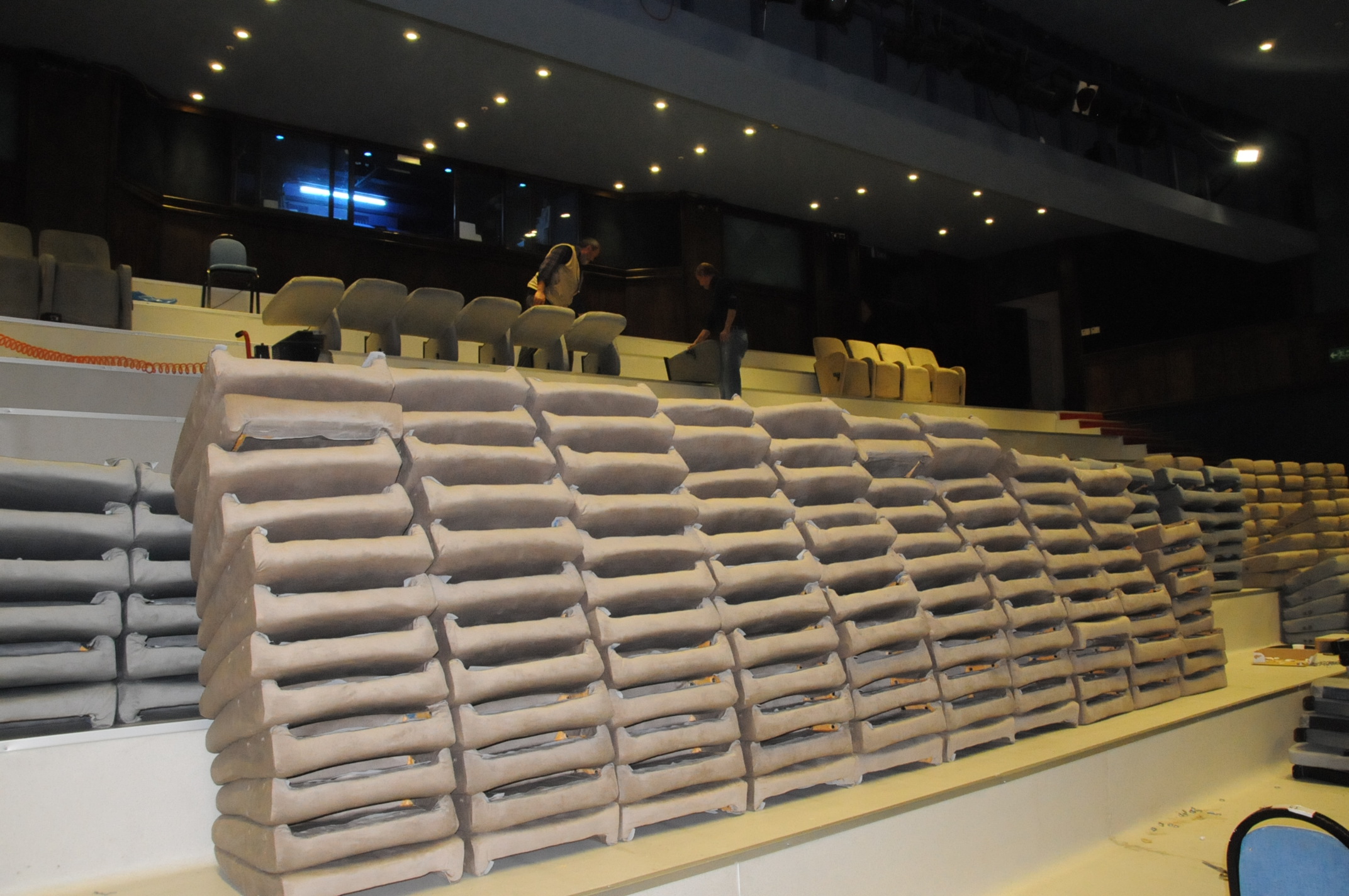 Memduh �evket Esendal Sahnesi Yenileniyor