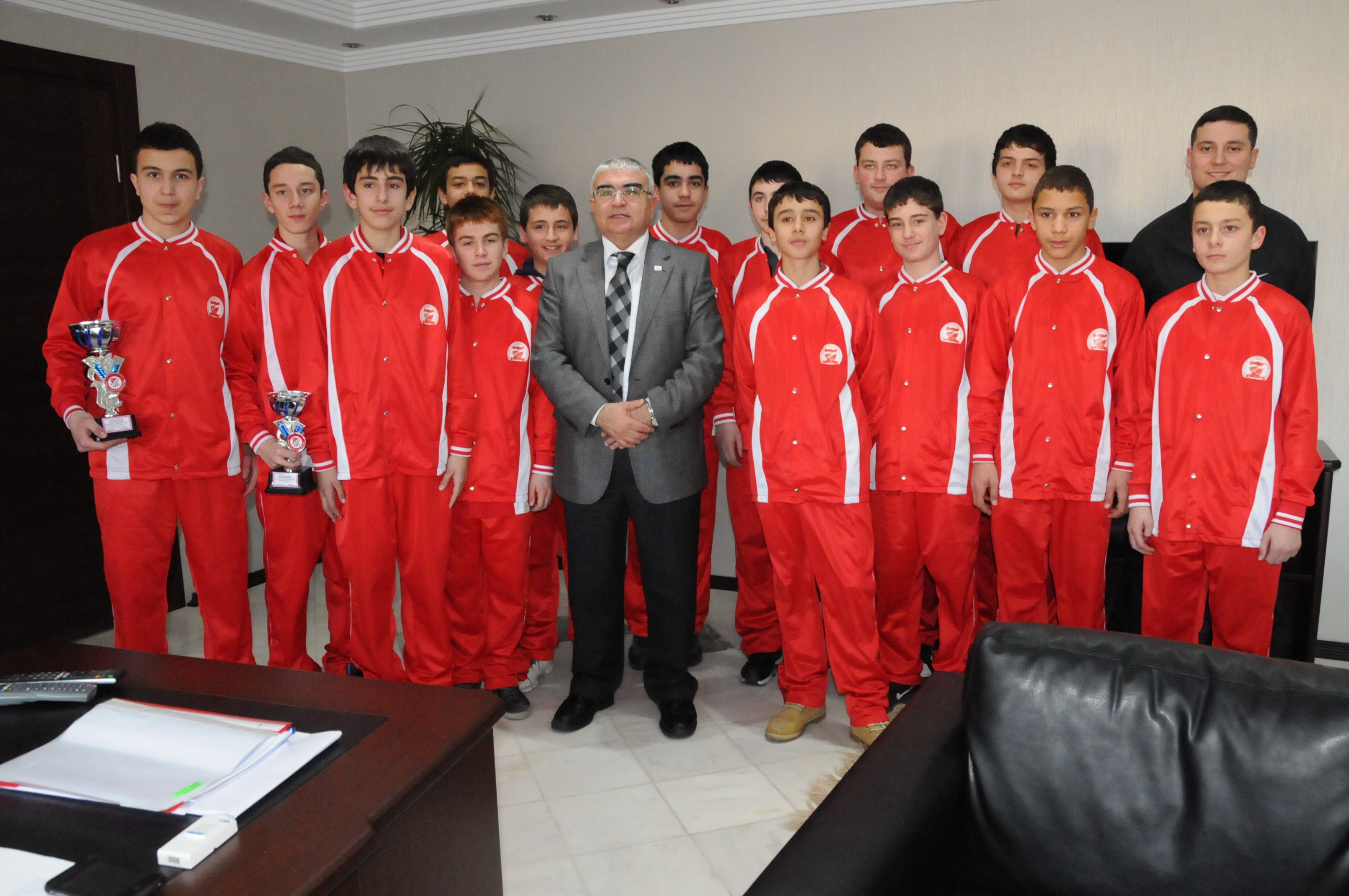 Basketbolcularmzdan Bakan Baysana Ziyaret