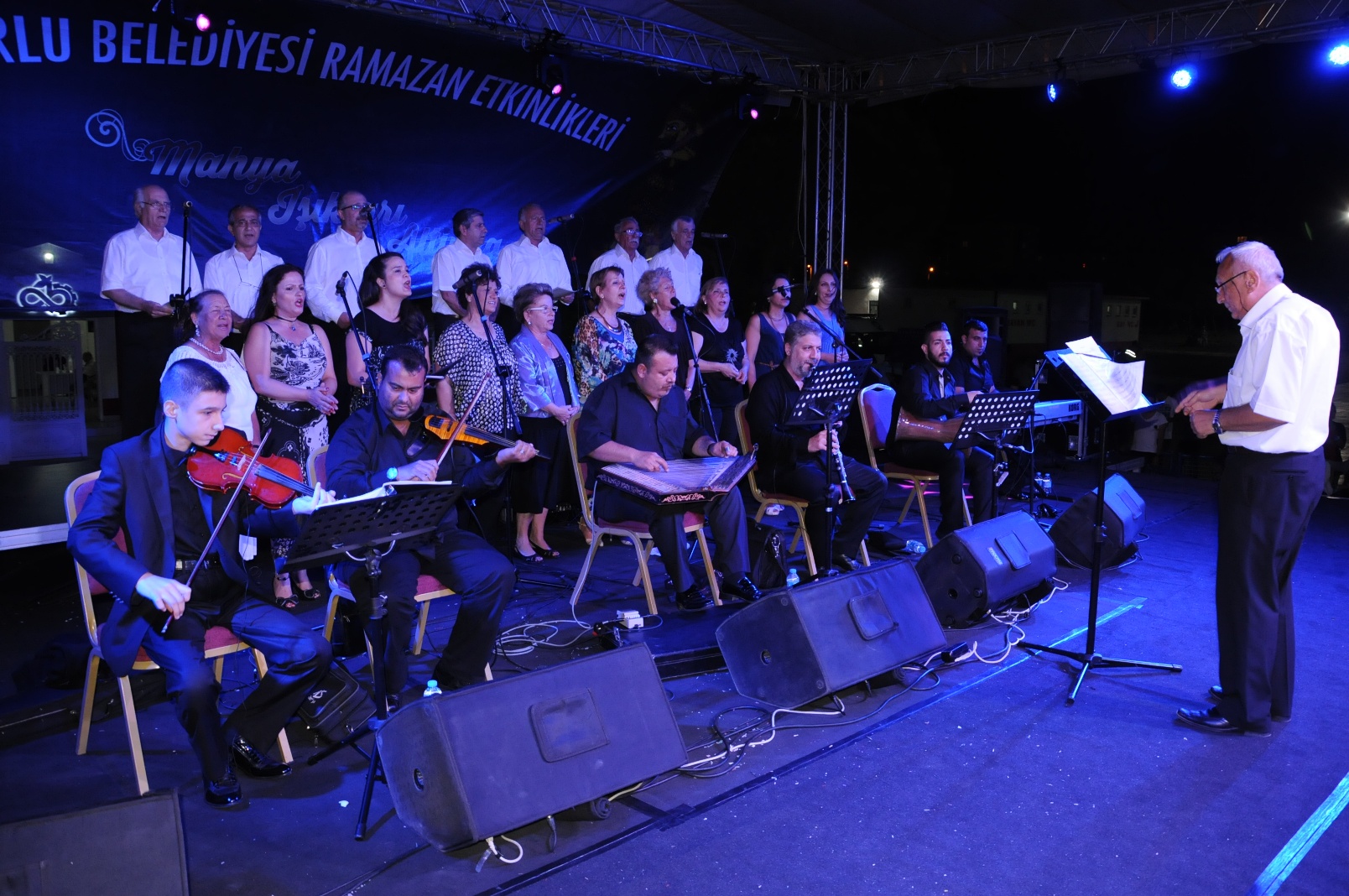 T�rk Sanat M�zi�i Koromuz Ramazan �enliklerinde Konser Verdi