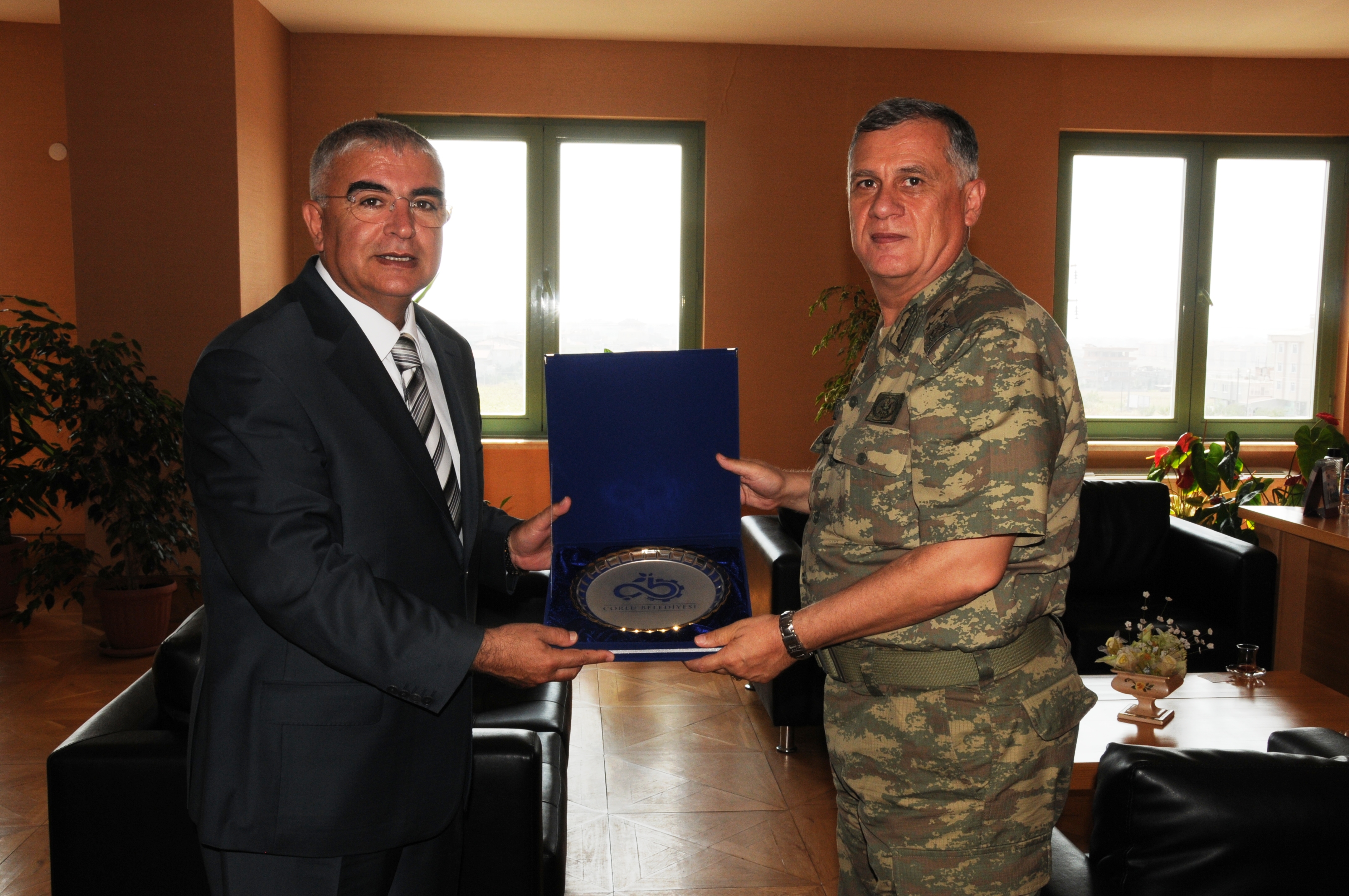 Korgeneral Dndardan Baysana Veda Ziyareti