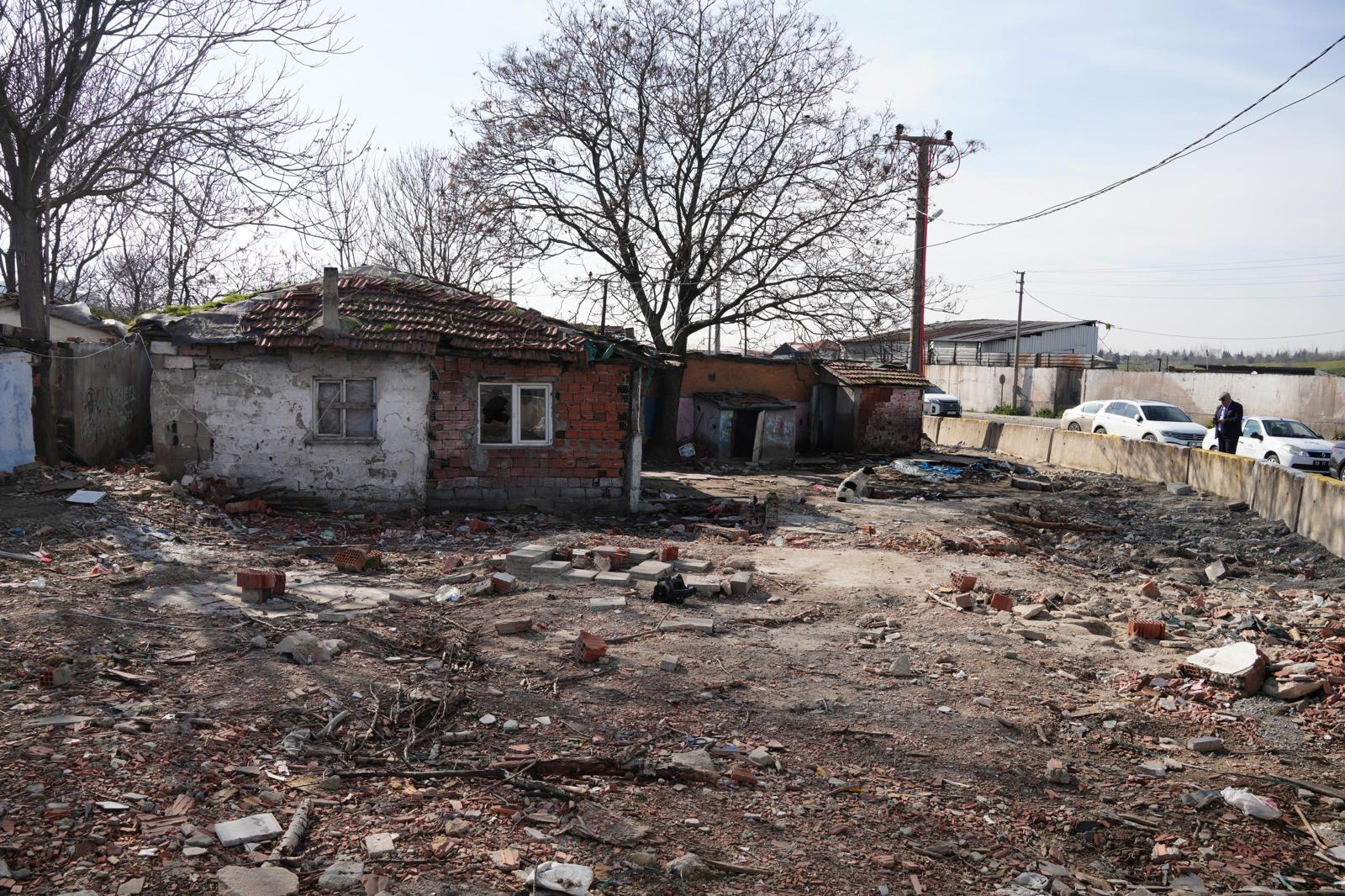 Metruk Binalar Y�k�l�yor, �orlu Nefes Al�yor