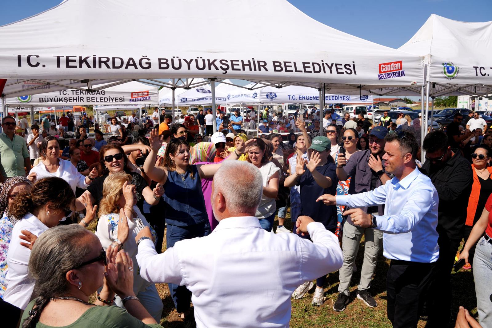 Ba�kan Sar�kurt, �ahpaz��n H�drellez Co�kusuna Ortak Oldu