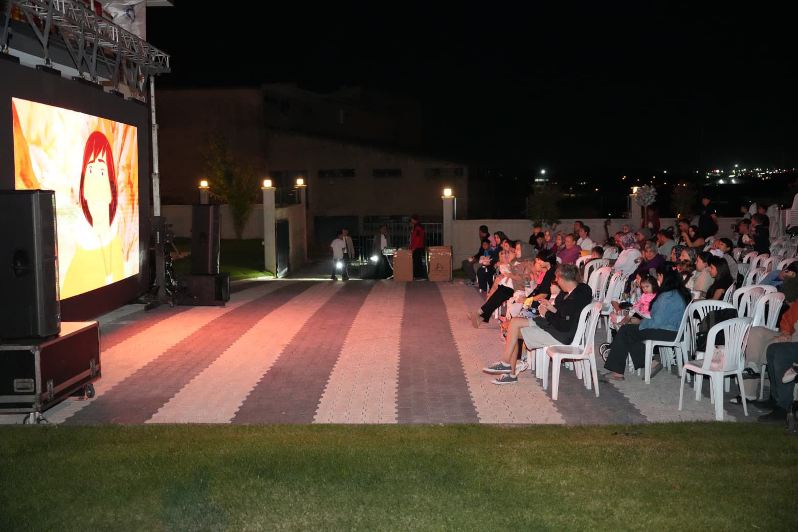orlu Belediyesi Ak Hava Sinema Gnleri "Ay Karde" Filmiyle Sona Erdi