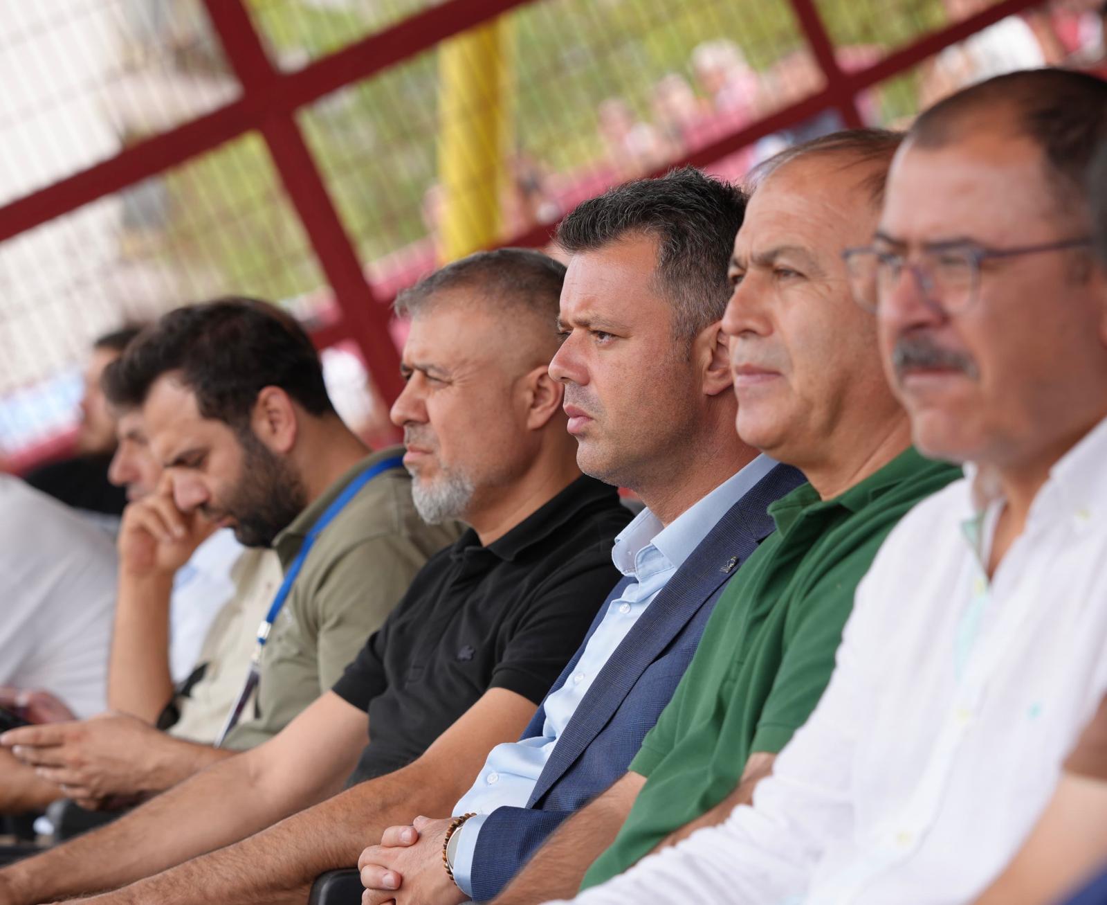 Bakan Sarkurt`tan orluspor 1947`ye Tam Destek