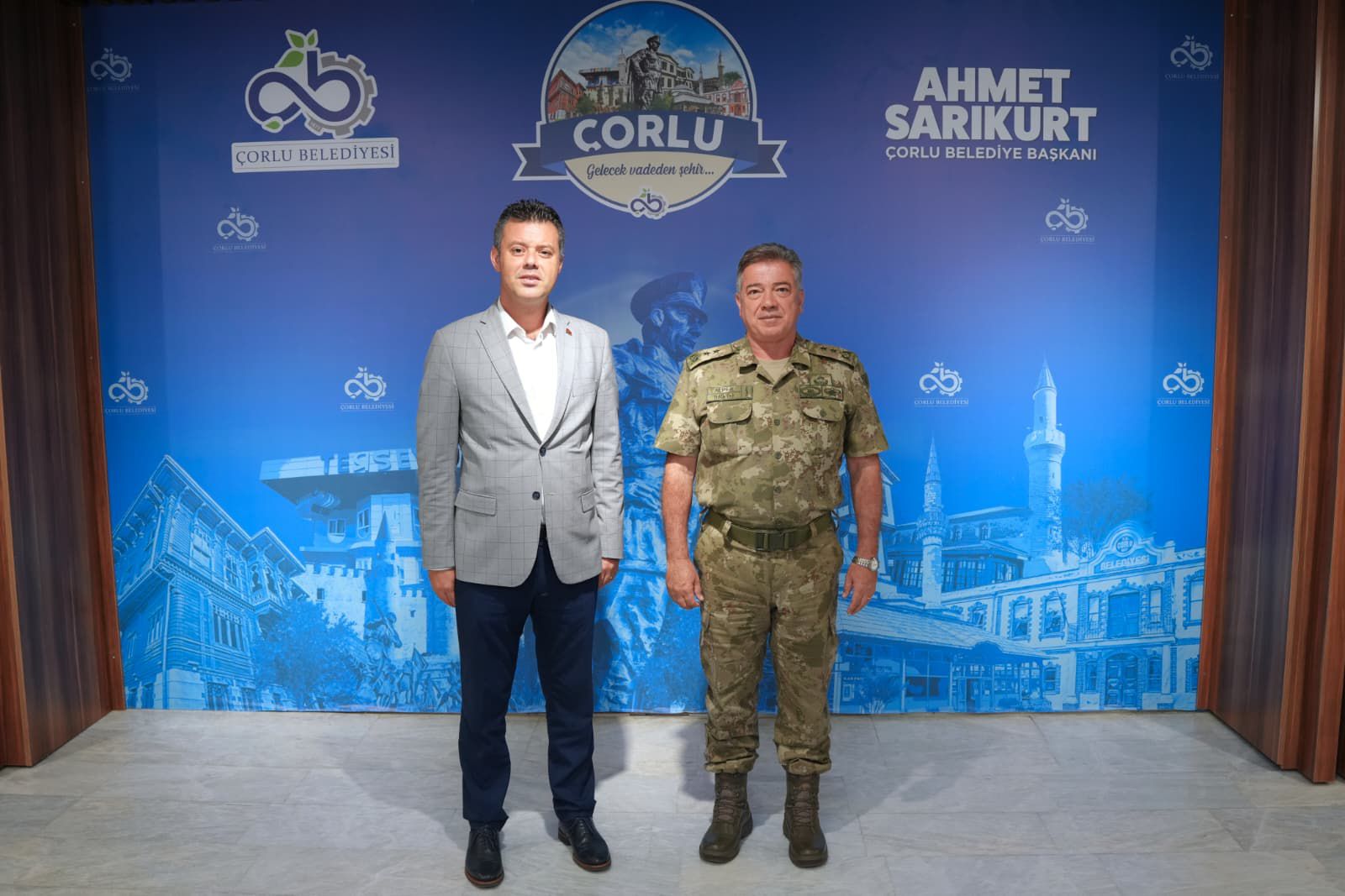 Komutanlar Alper ve Atak`tan Bakan Sarkurt`a Veda Ziyareti