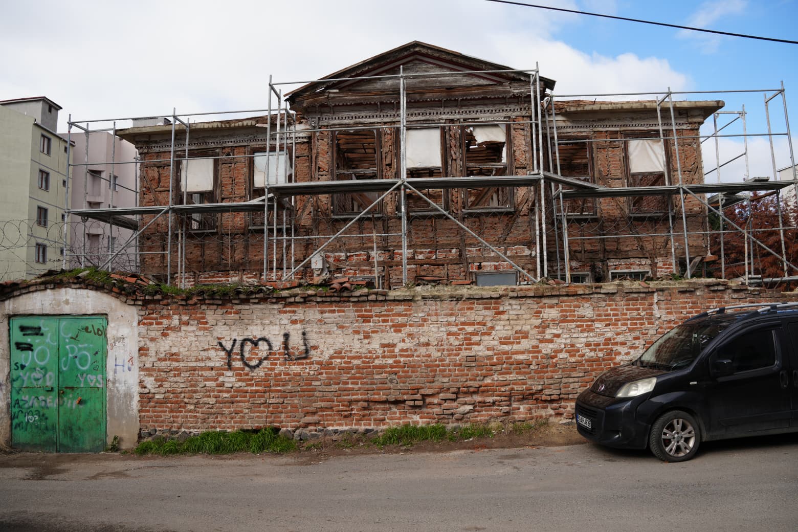 Ba�kan Sar�kurt, Ziya Bey Kona��`ndaki Restorasyon �al��malar�n� �nceledi