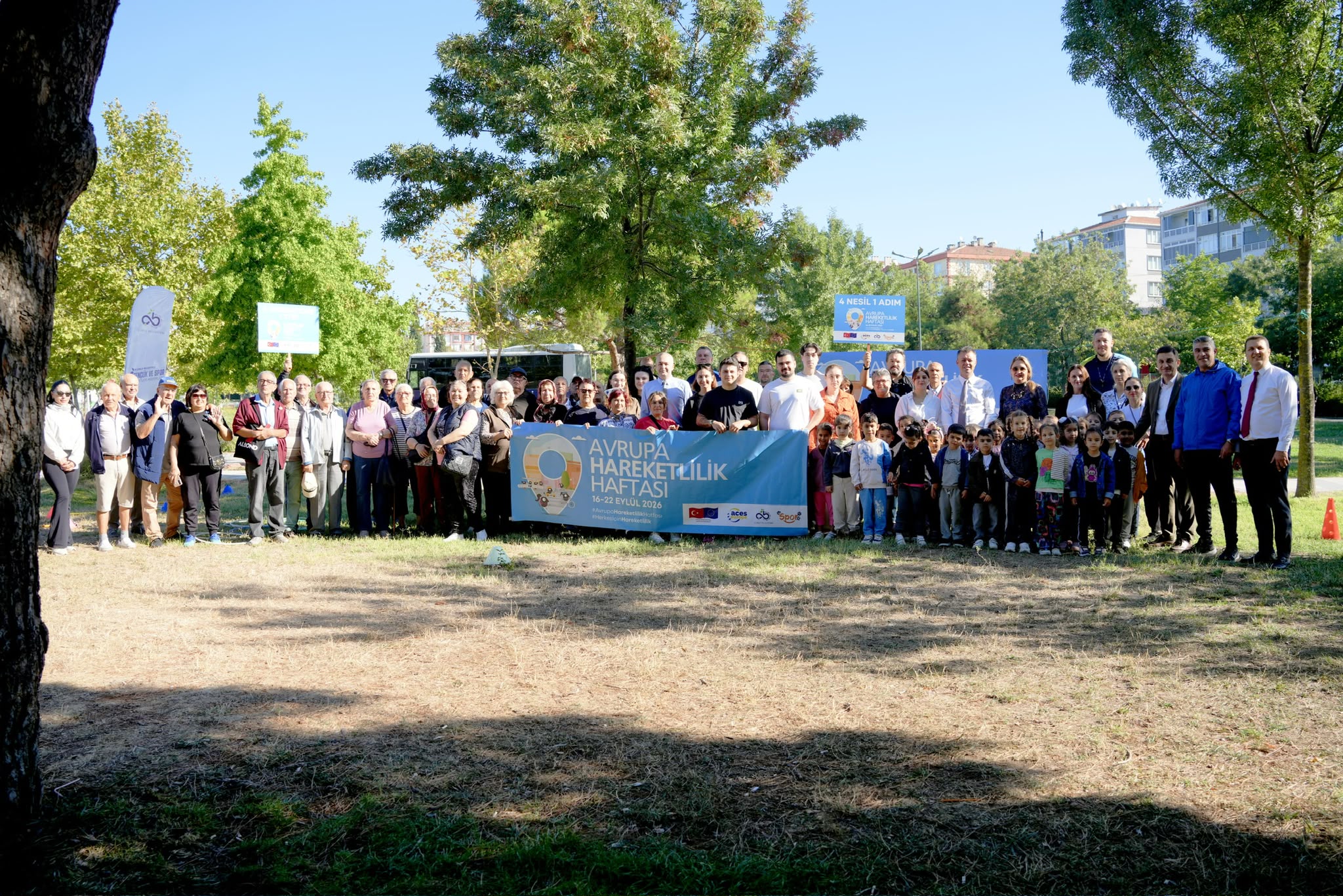 �orlu`da Nesiller Cumhuriyet Park�`nda Spor ��in Bulu�tu
