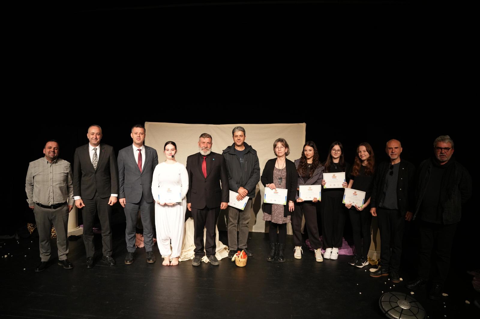 �orlu`da Perde Gen�ler ��in A��ld�