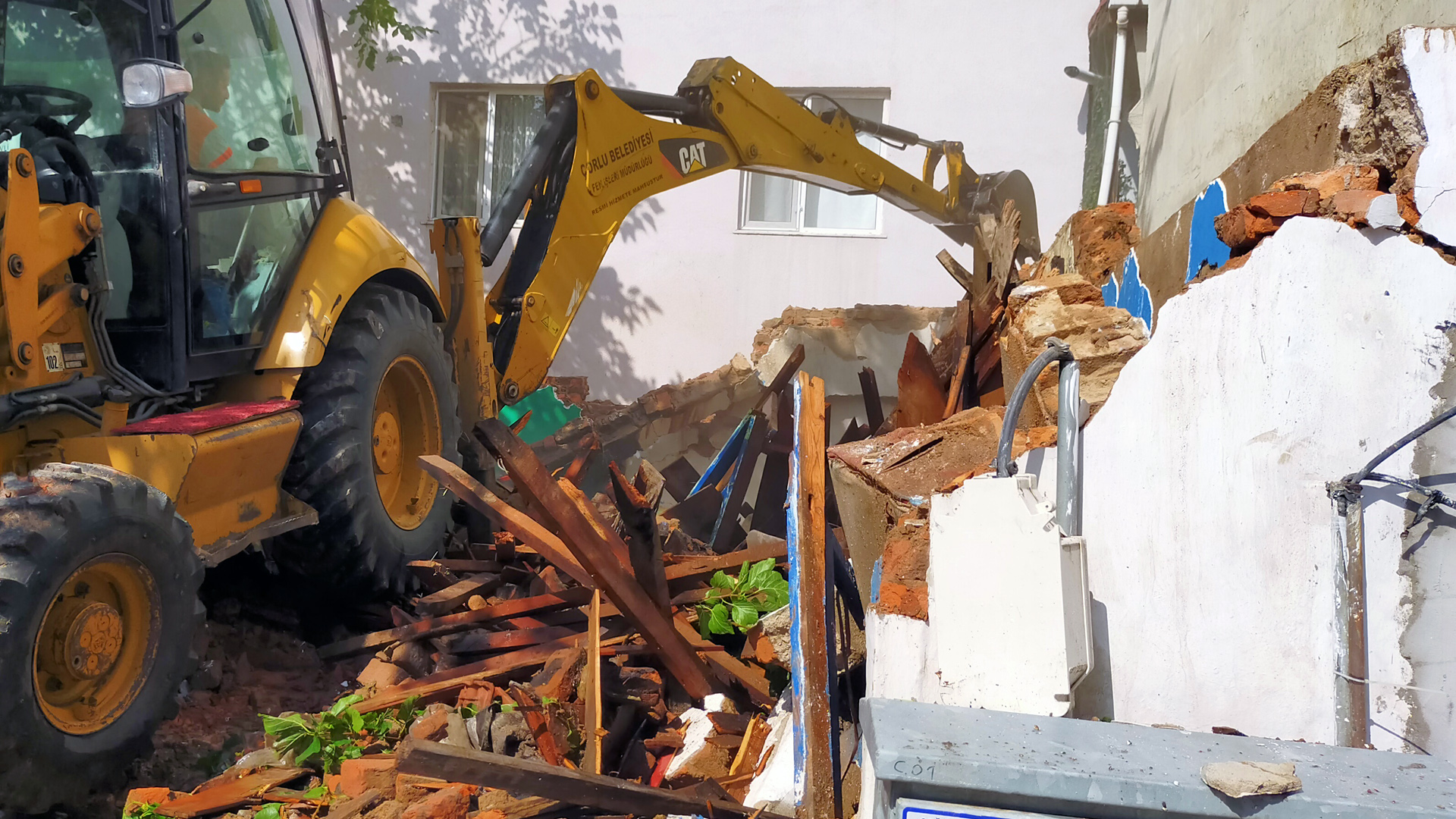 Metruk Binalarn Ykm almalar Sryor