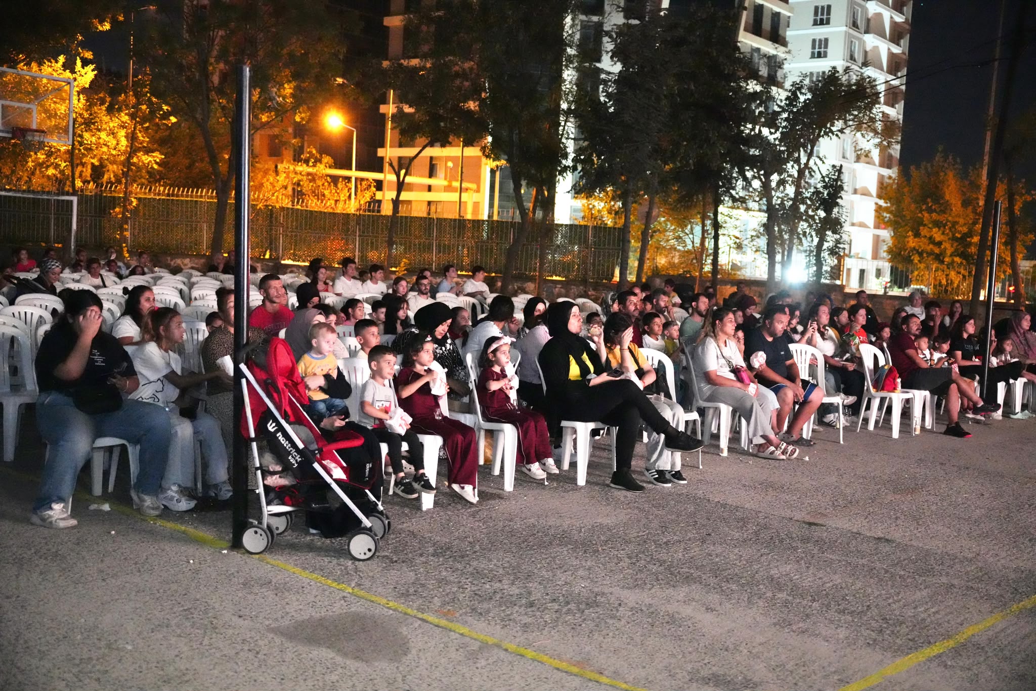 �orlu`da A��k Havada Sinema Keyfi Devam Ediyor