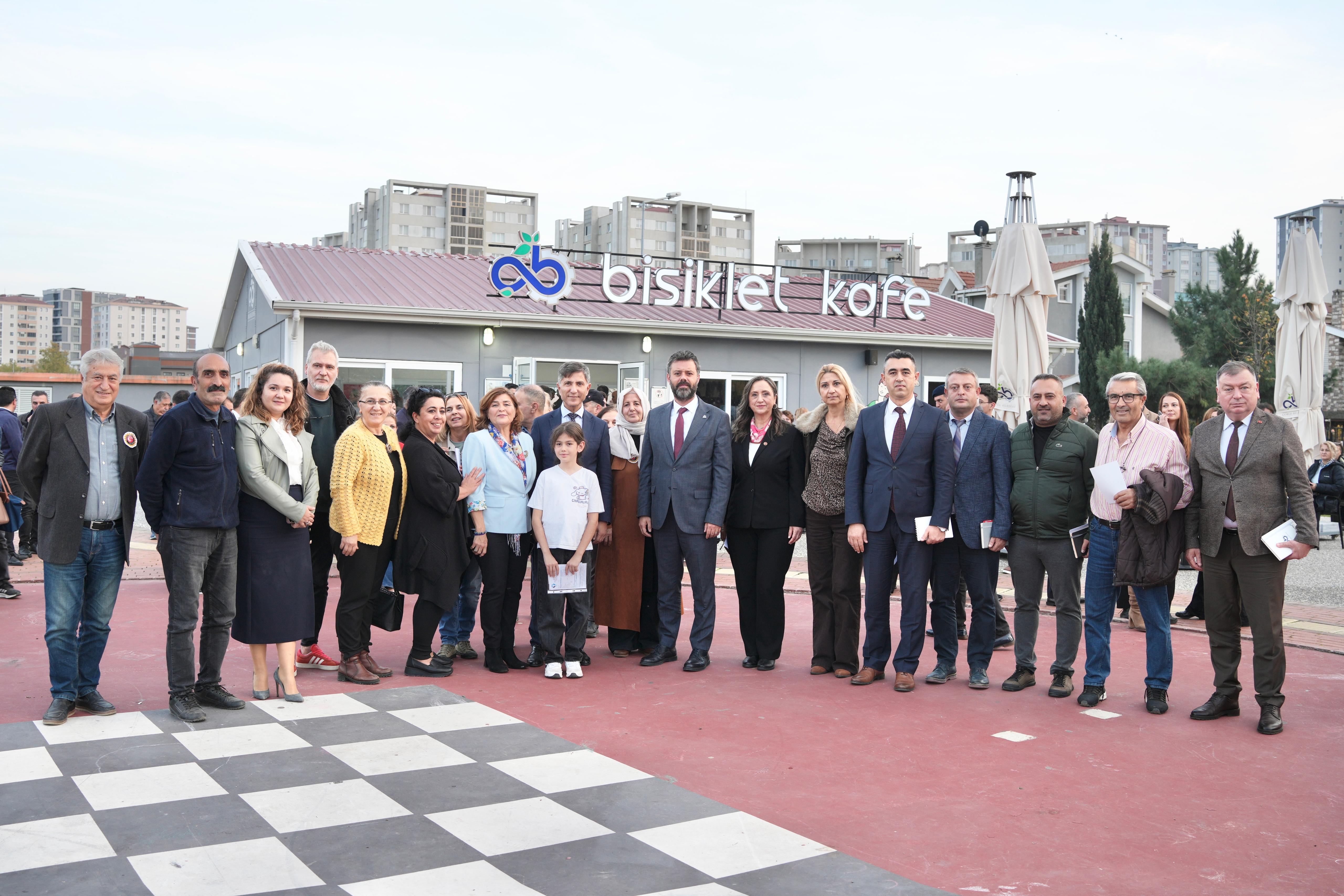 Bakan Sarkurt, Halk Toplantsna Katld 