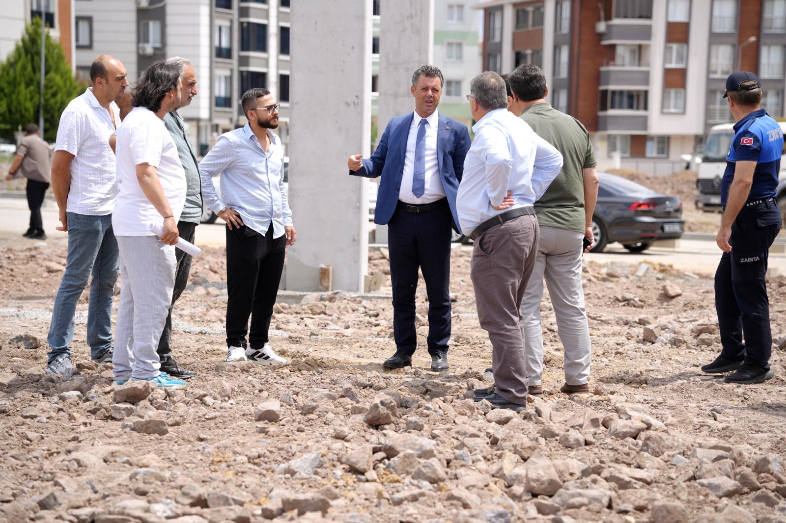 Ba�kan Sar�kurt`tan Pazartesi Pazar� �ncelemesi