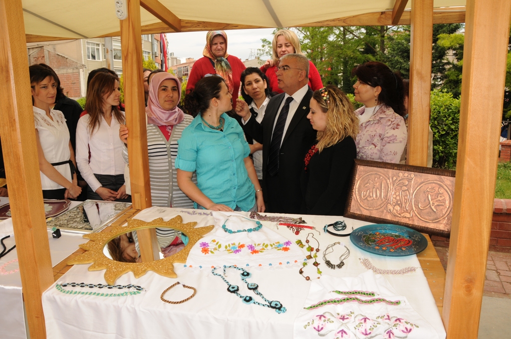 Meslek Edindirme Kurslar�ndan Aile B�t�esine Katk�