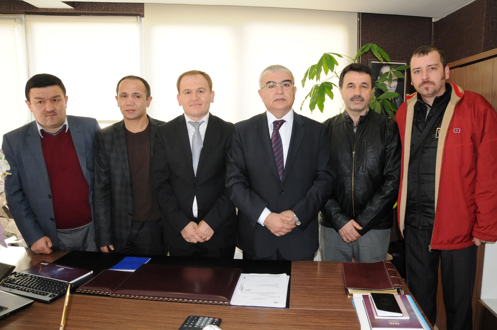 Bakan Baysan Bakkalclar, Terziler, Kahveciler ve ofrler Odalarn Ziyaret Etti