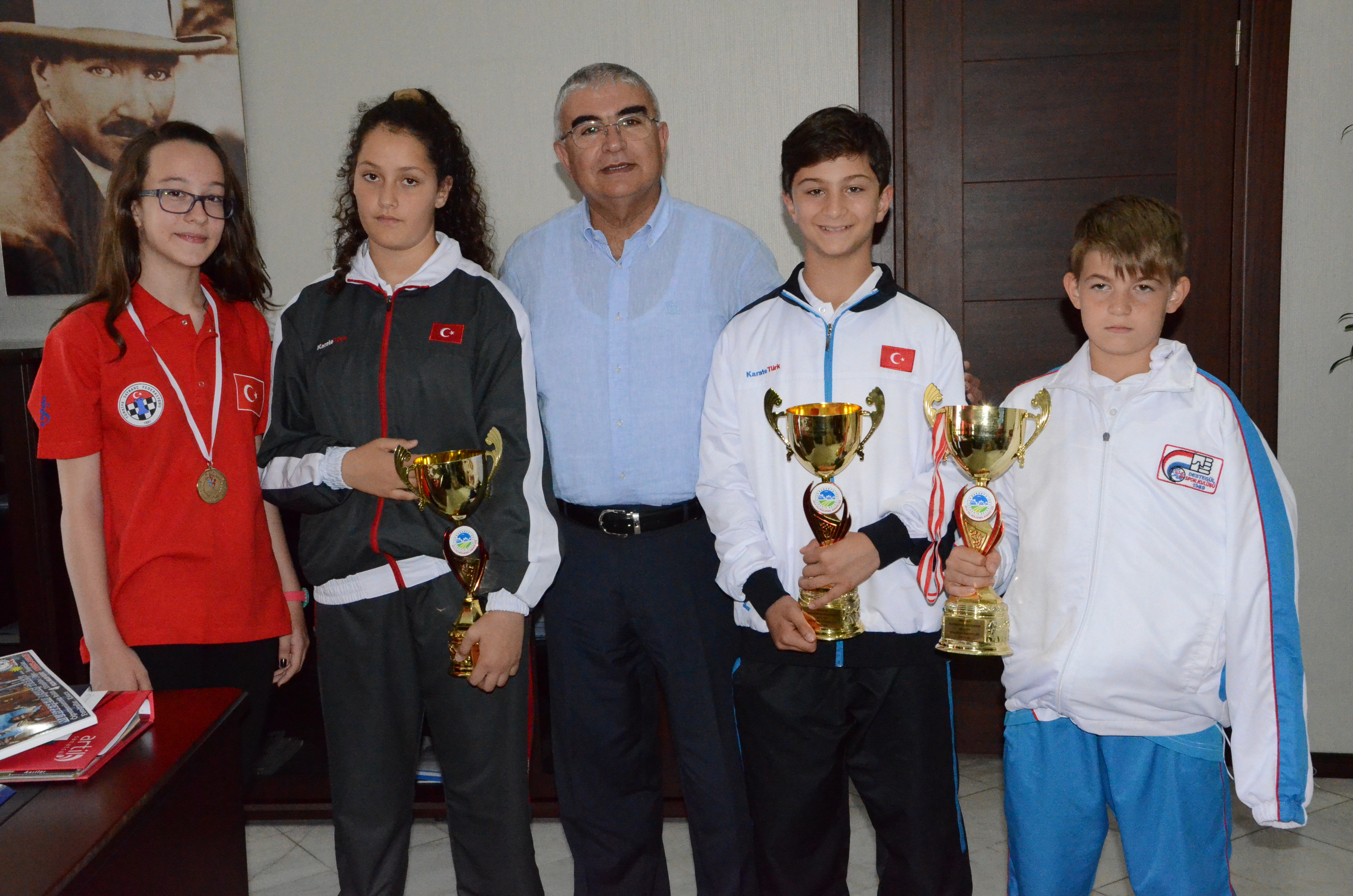 Baarl Sporculardan Bakan Baysana Ziyaret