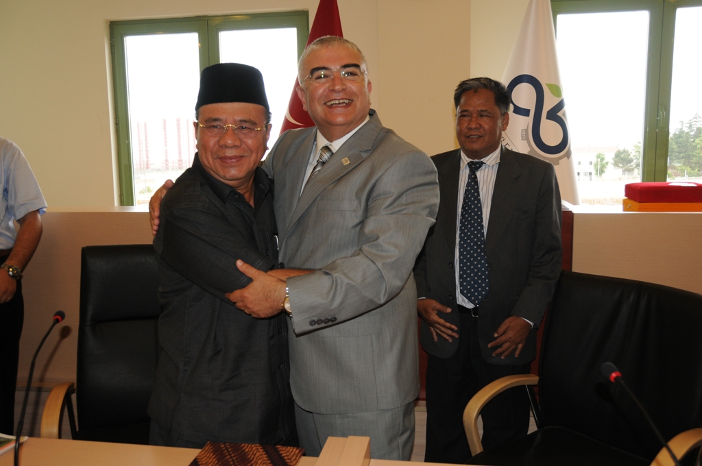 Belediyemize Endonezya�dan Karde� �ehir