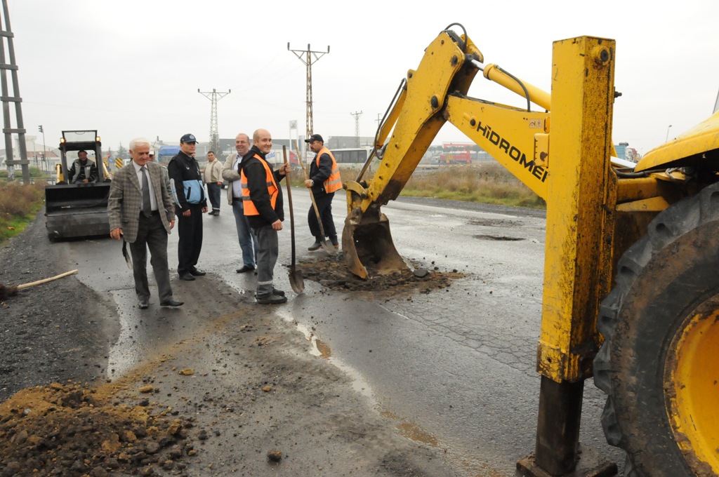 T�rkg�c� ve �nerler Yolu Onar�l�yor