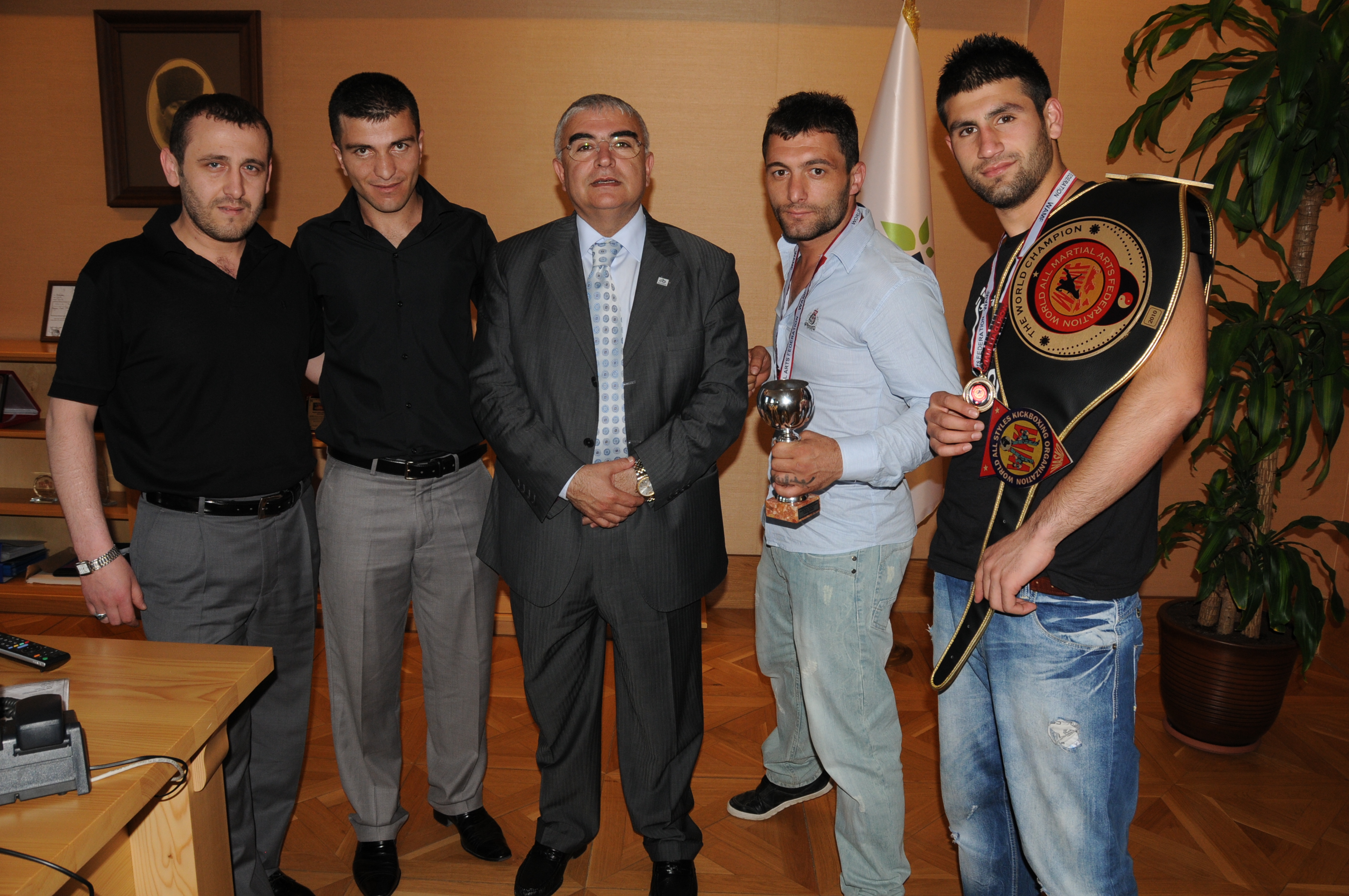 D�nya �ampiyonu Kickboks�udan Baysan�a Ziyaret