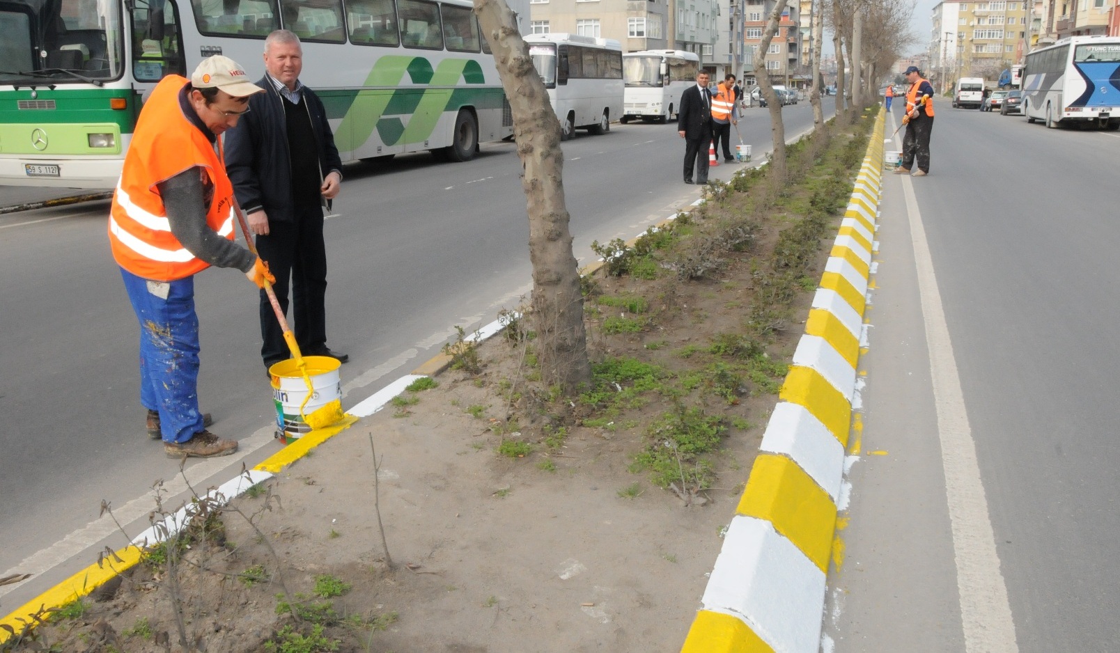 Bulvar Yolunun Refjleri Boyanyor