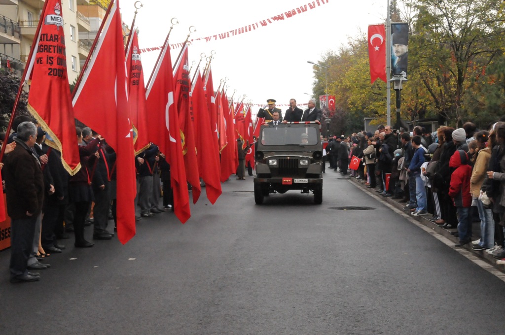 Cumhuriyet Bayram�n� Co�kuyla Kutlad�k