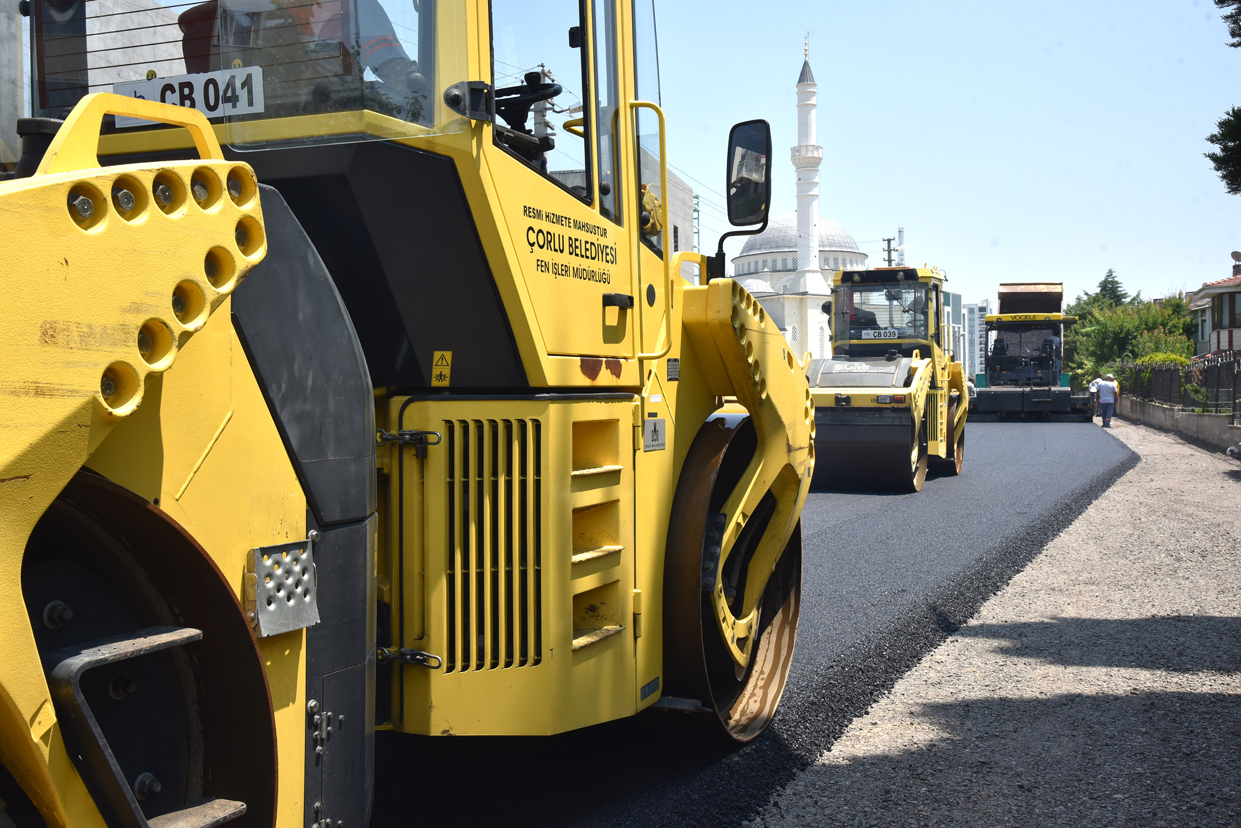 Asfalt almalar Gelibolu Caddesinde Balad