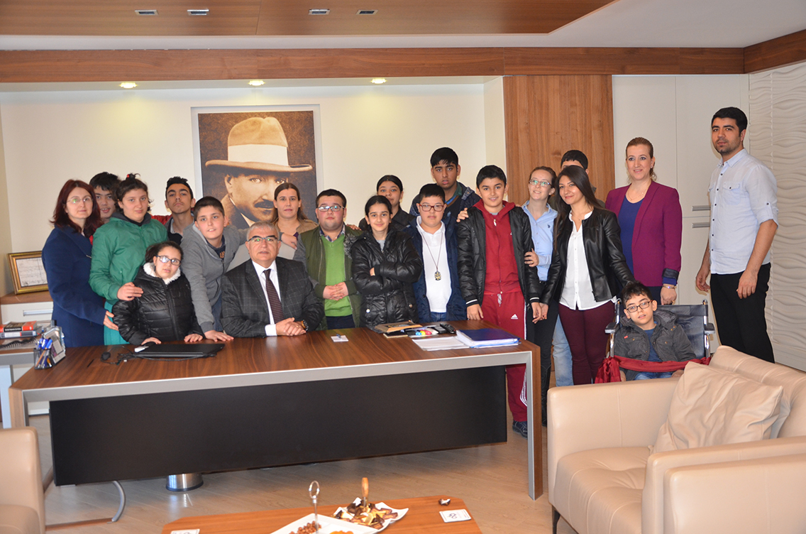 �zel ��rencilerimizden Ba�kan Baysan�a Ziyaret