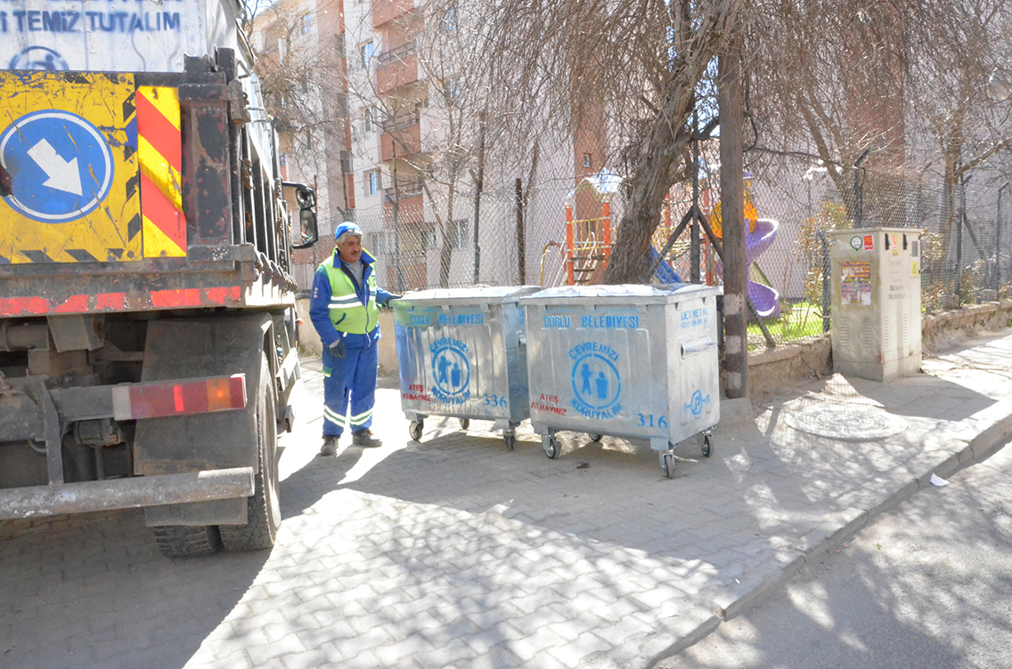 ��p Konteynerleri Yenilenmeye Devam Ediyor