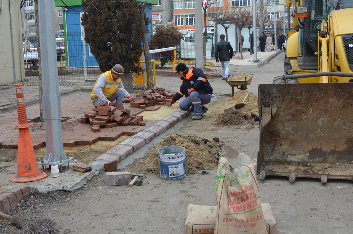 Kald�r�m Tamirleri S�r�yor