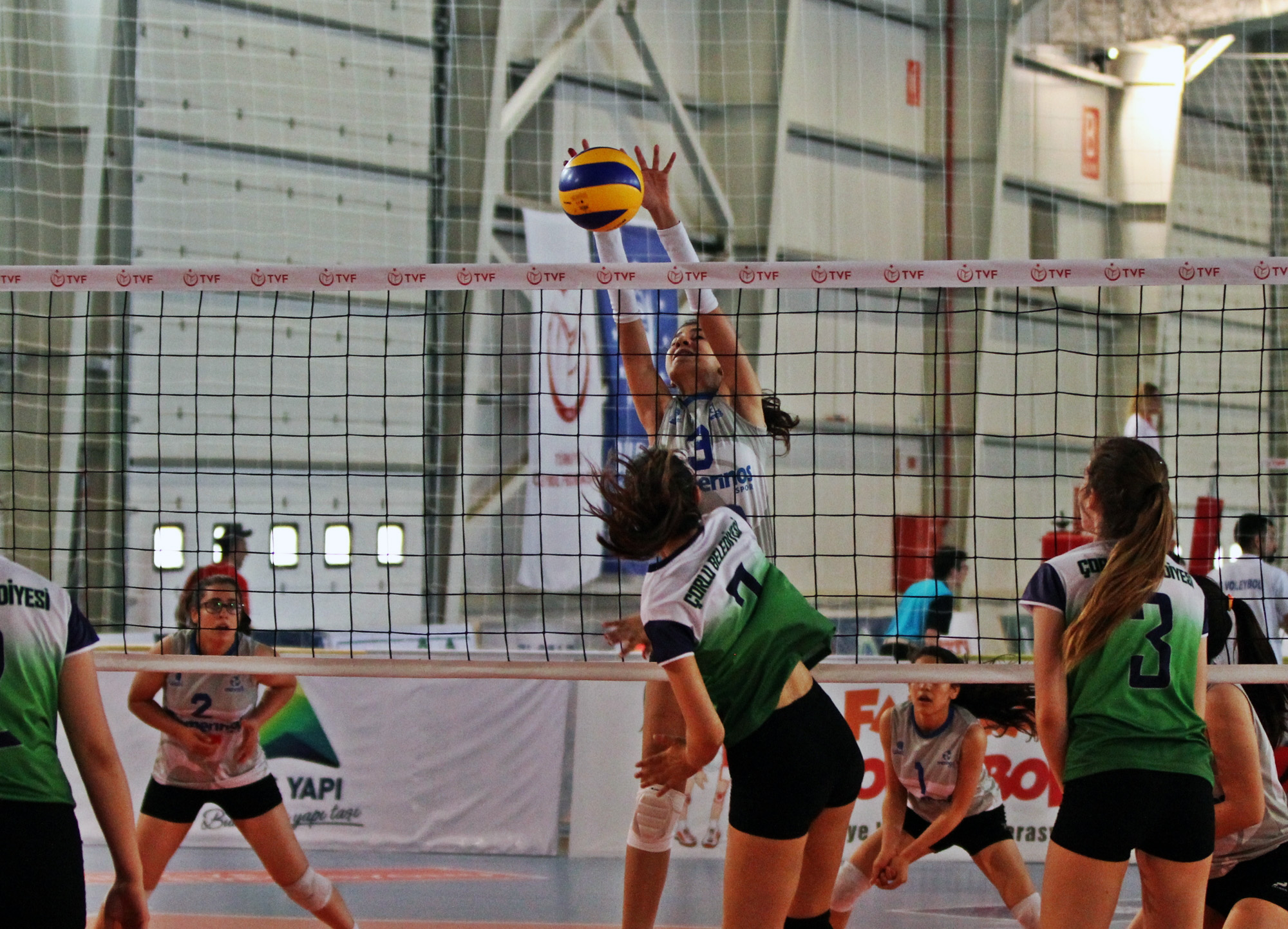 Y�ld�z K�zlar�m�z Klasman Grubunda M�cadele Edecek