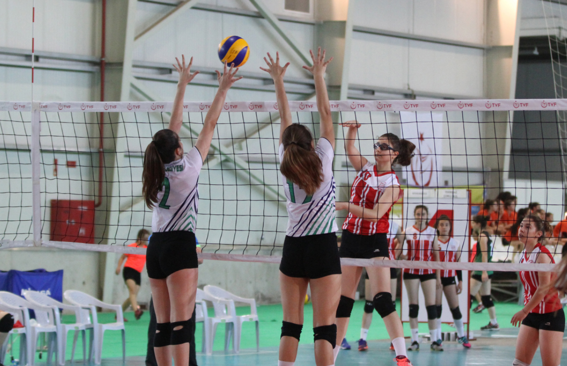 Y�ld�z K�zlar�m�z Gruptaki 2 Ma��n� Kazand�