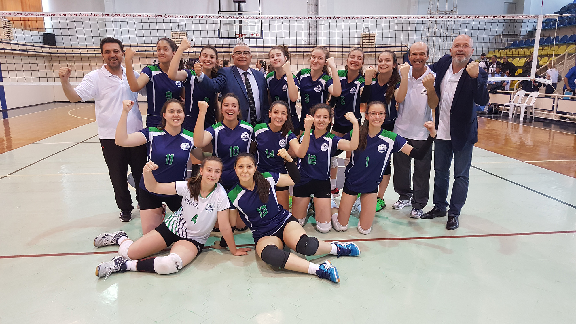 Yldz Kzlar Voleybol Takmmz Blge ampiyonu Oldu