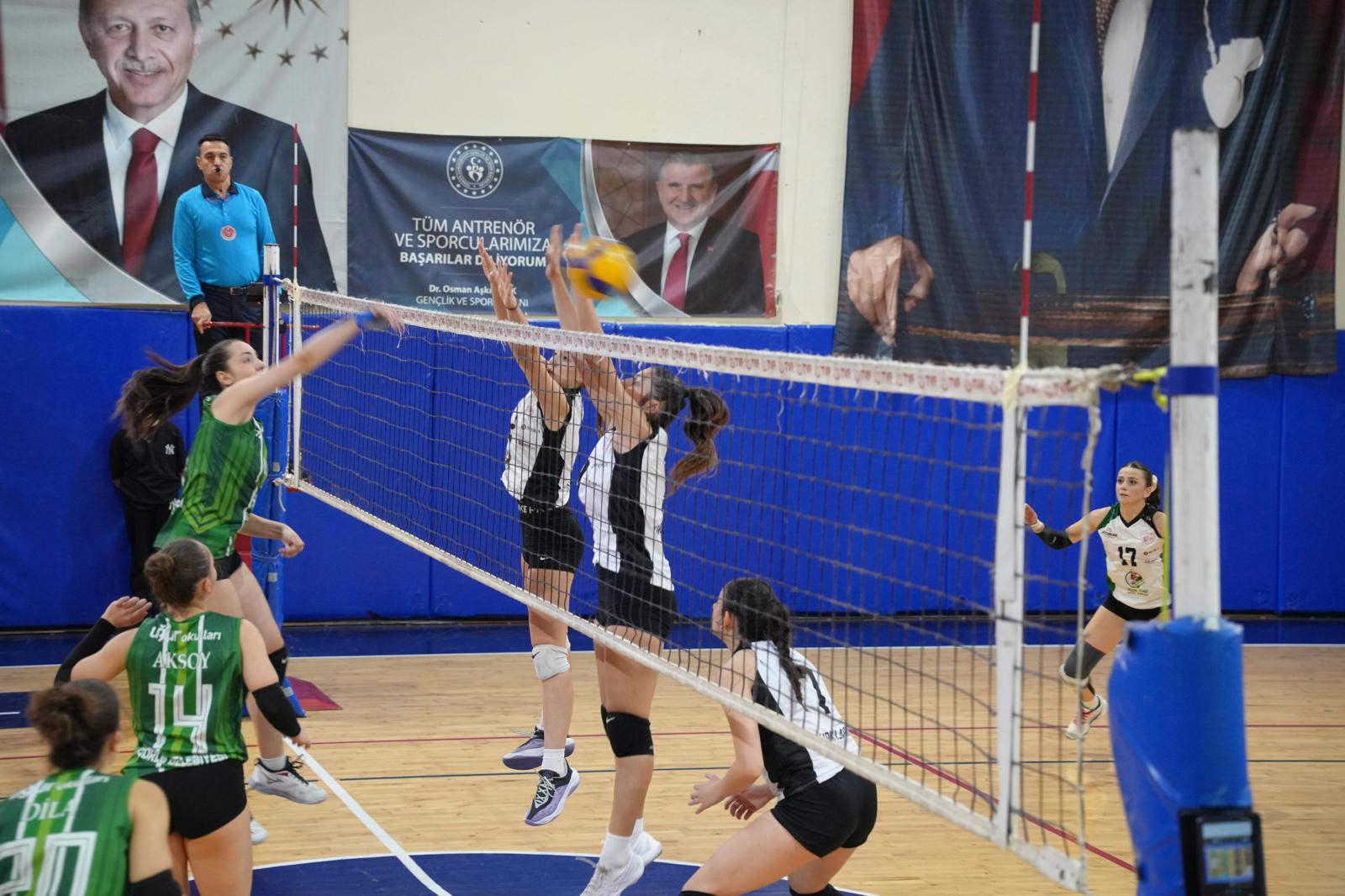 �BSK A Voleybol Tak�m��ndan Net Galibiyet: 3-0