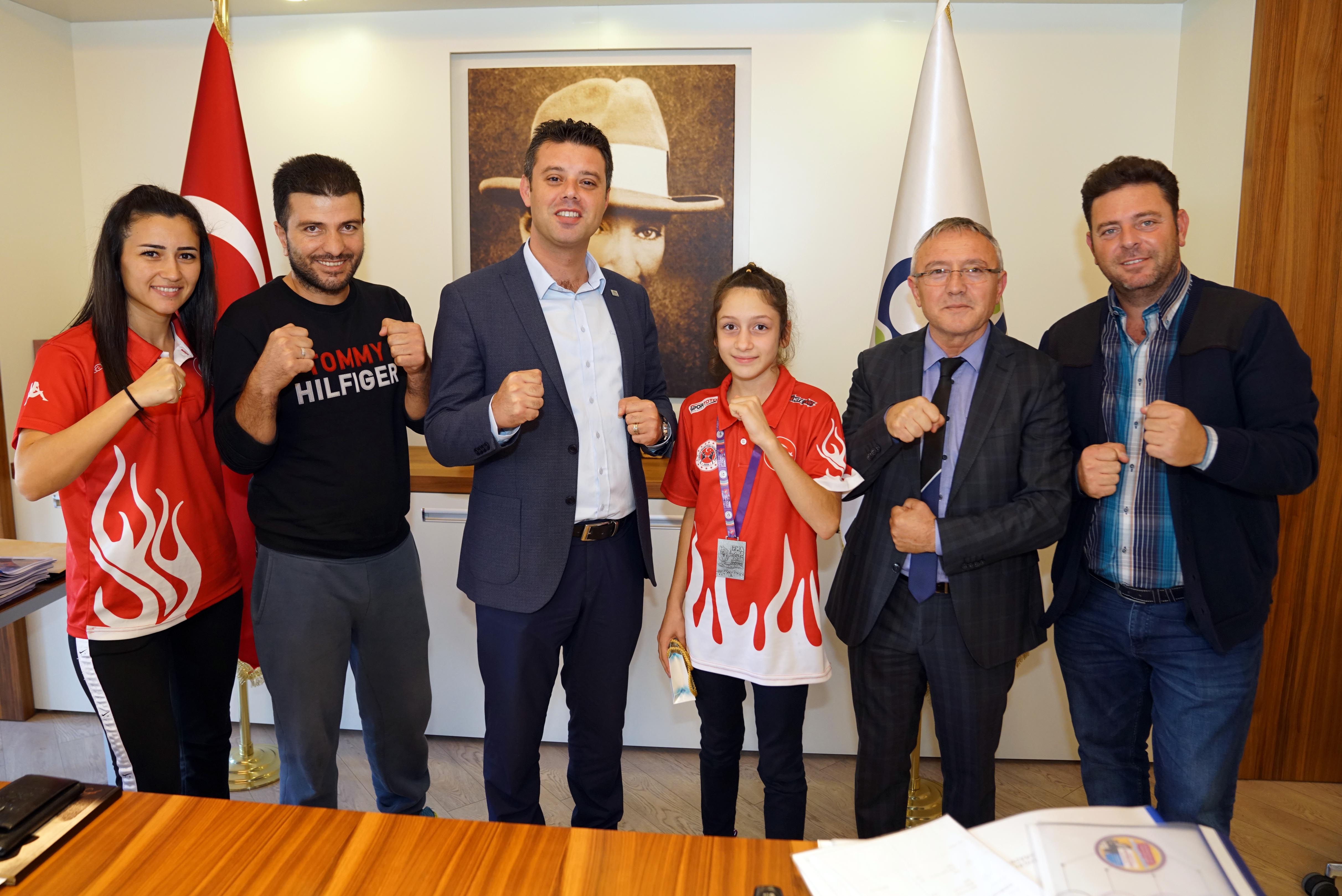 Muaythaide Bir Gurur Da Serra Yaatt