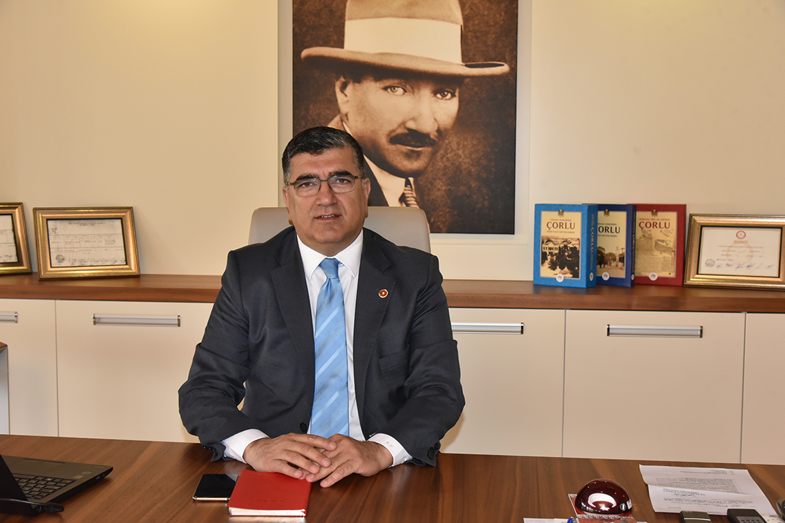 Bakanlk Grevini Hasan Toprak Yrtyor
