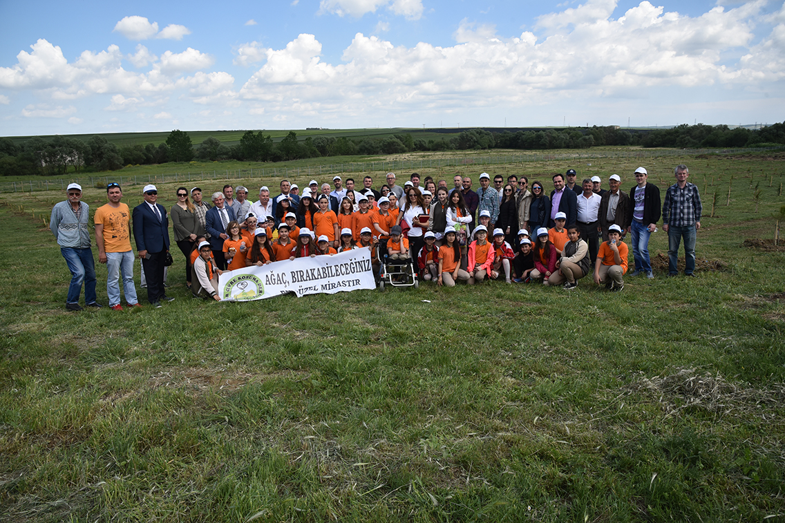 Fidanlar Kent Orman�nda Toprakla Bulu�tu