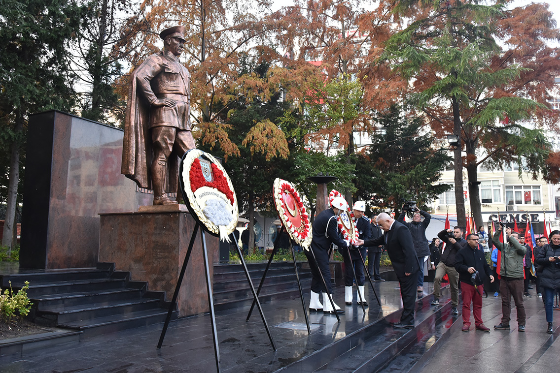 Ulu nder Atatrk Anma Program Dzenlendi