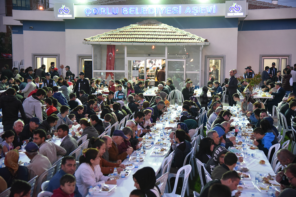 Ramazan Aynn lk ftar Aevinde Verildi