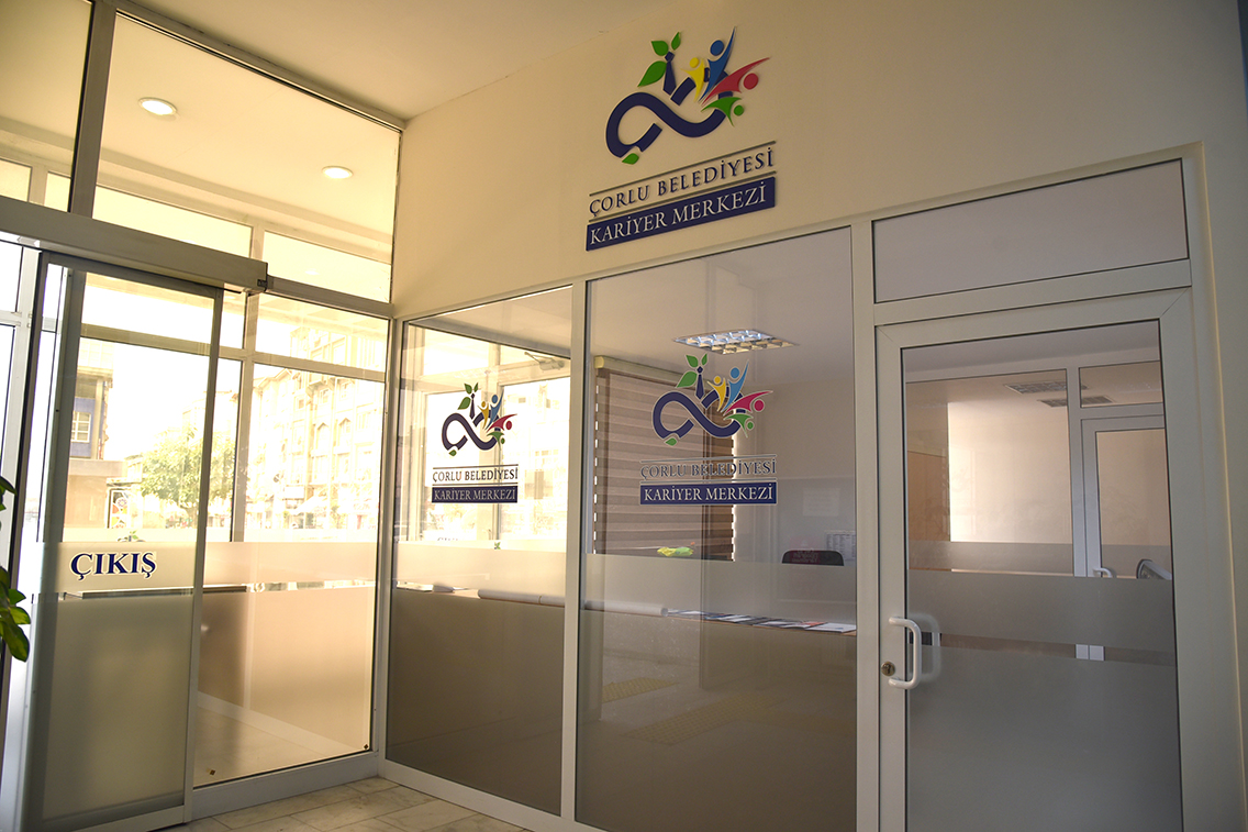 �� Arayanlar�n Yeni Adresi: Kariyer Merkezi