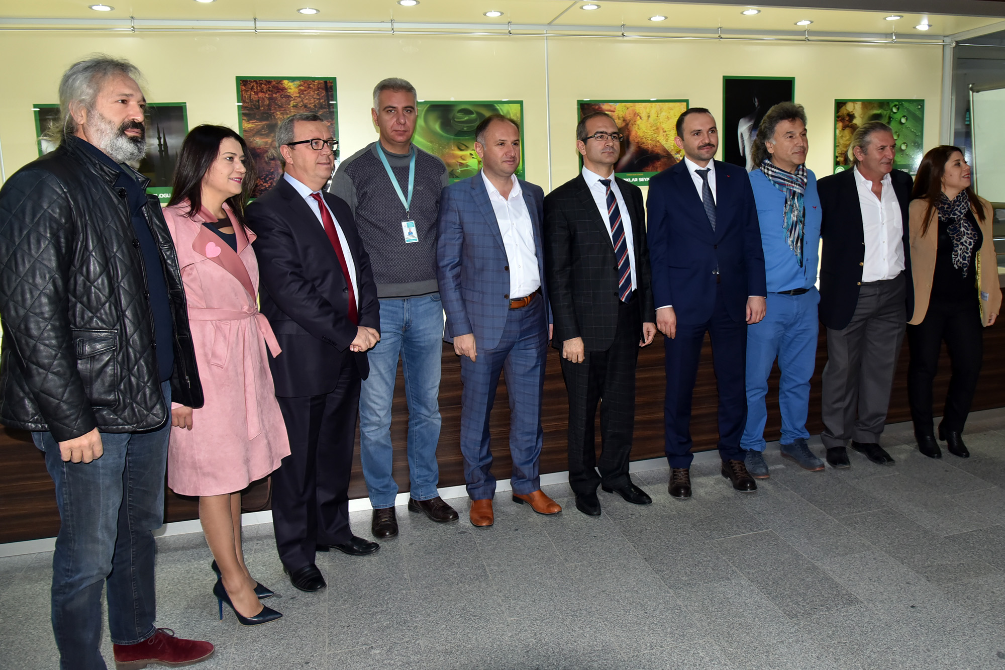 Gzden Gnle Yryen Kareler Sergisi Ald