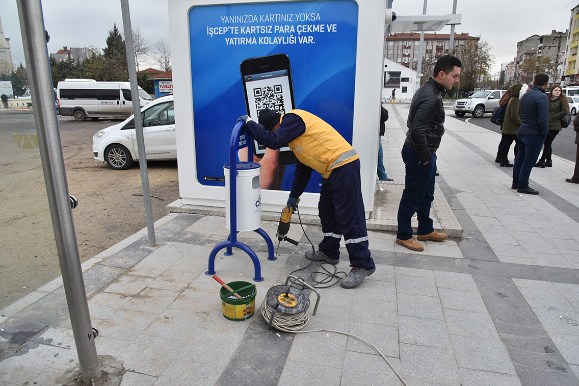 Kumyol Caddesinde p Konteynerleri Yenilendi